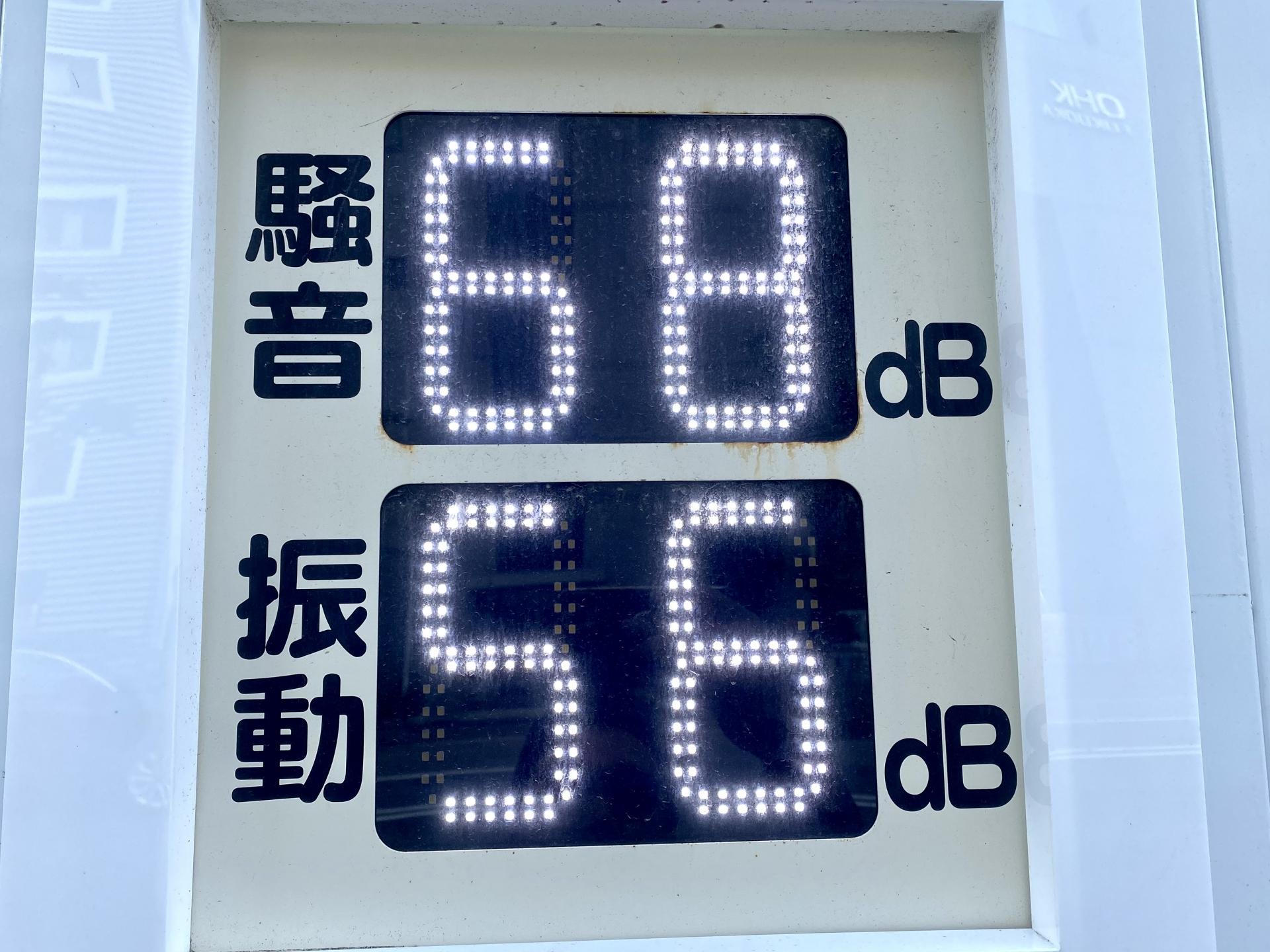 低圧蓄電池の音のdB数値！発生原因や防音パネル対策設置条件