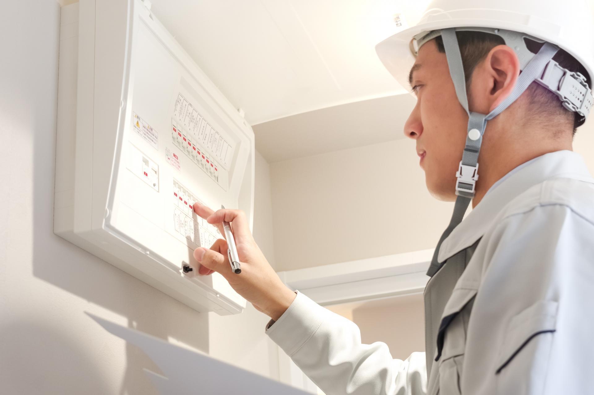 低圧蓄電池の主任技術者選任義務！50kW未満の保安規程届出ガイド