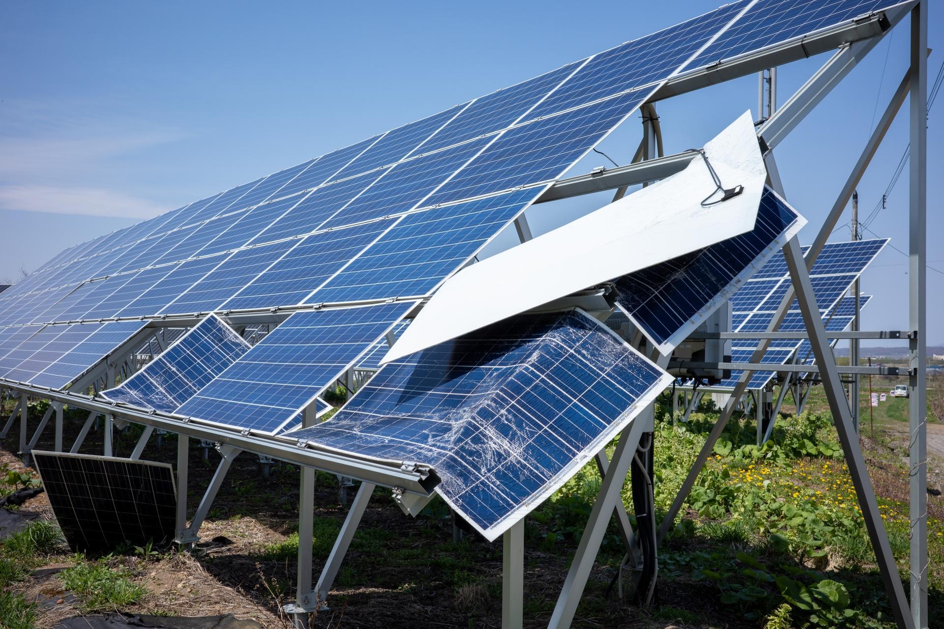 太陽光発電のデメリット対策とメリット！無料設置や蓄電池の解決策